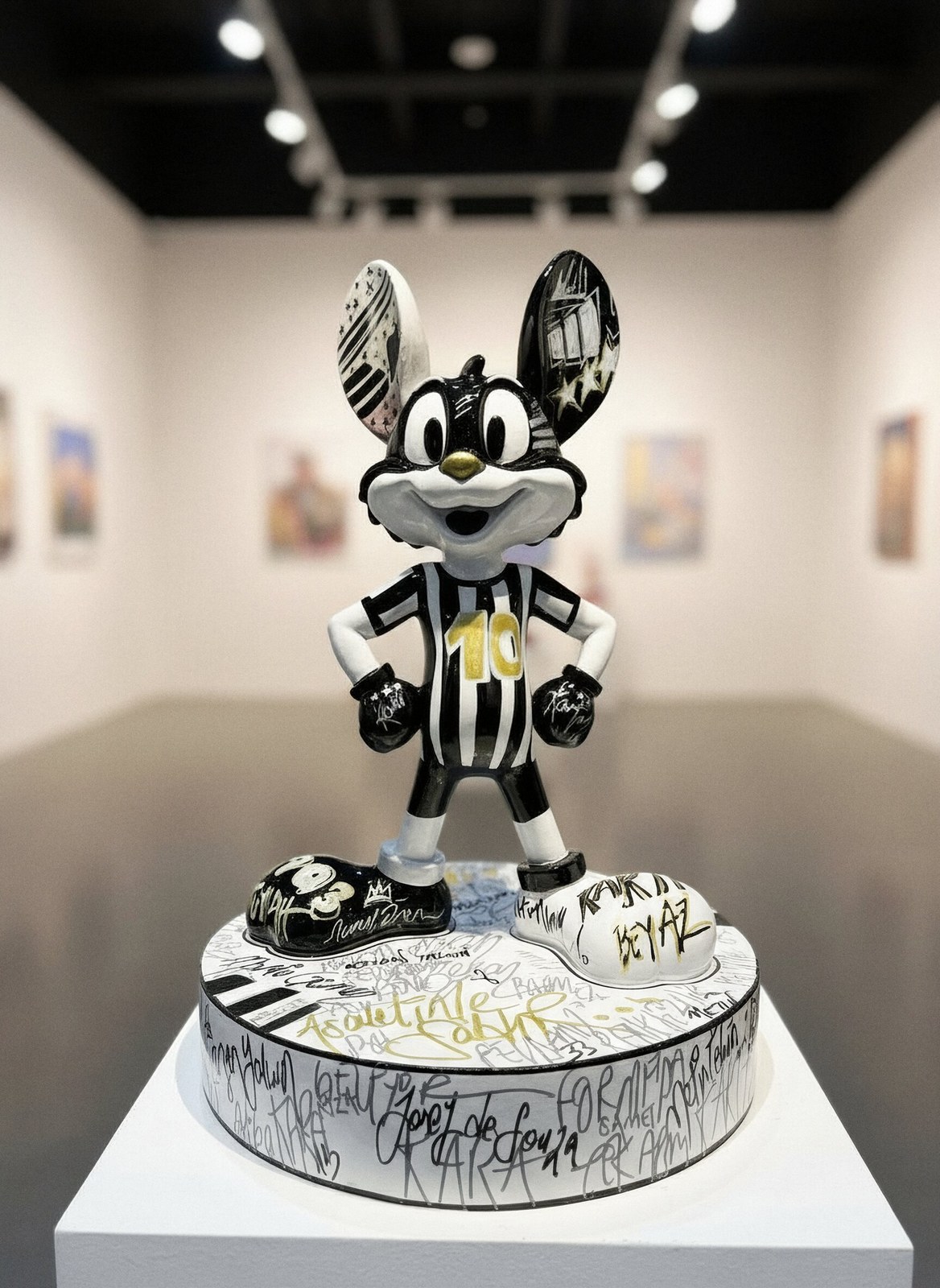 Mr Roo NÖ-MR-05, Pop-Art-Skulptur von Nursel Önen